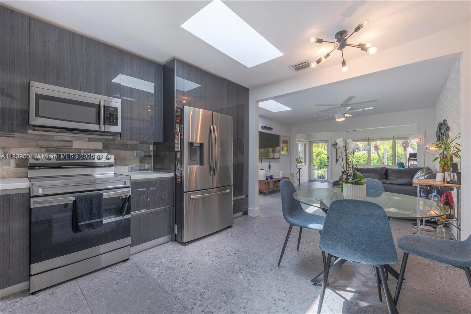 2245 Johnson St, Hollywood, Florida image 37