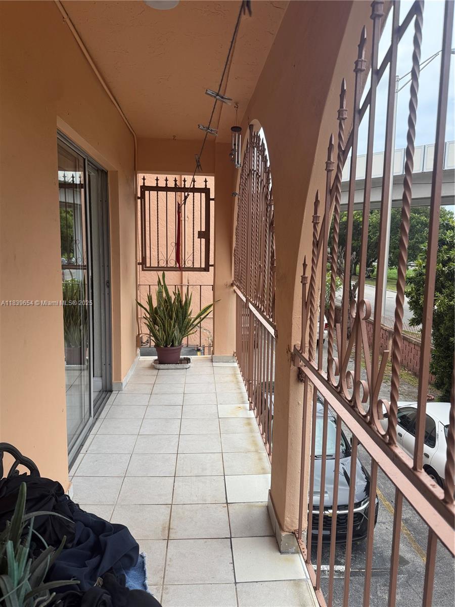 Residential, Hialeah, Florida image 12