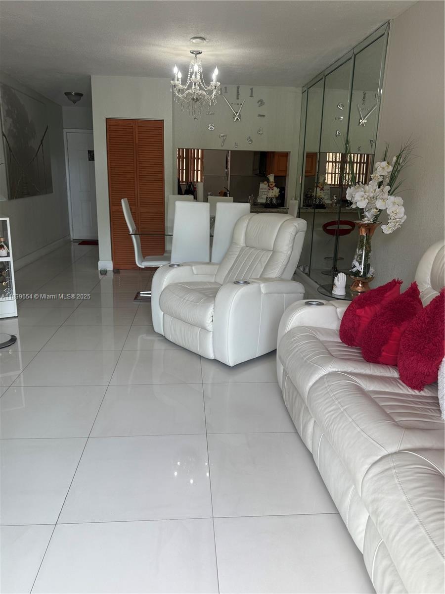 Residential, Hialeah, Florida image 3