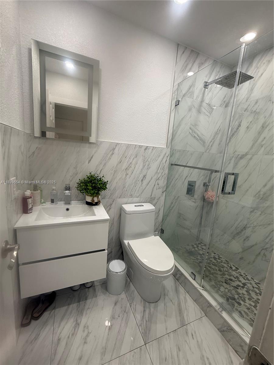 Residential, Hialeah, Florida image 9