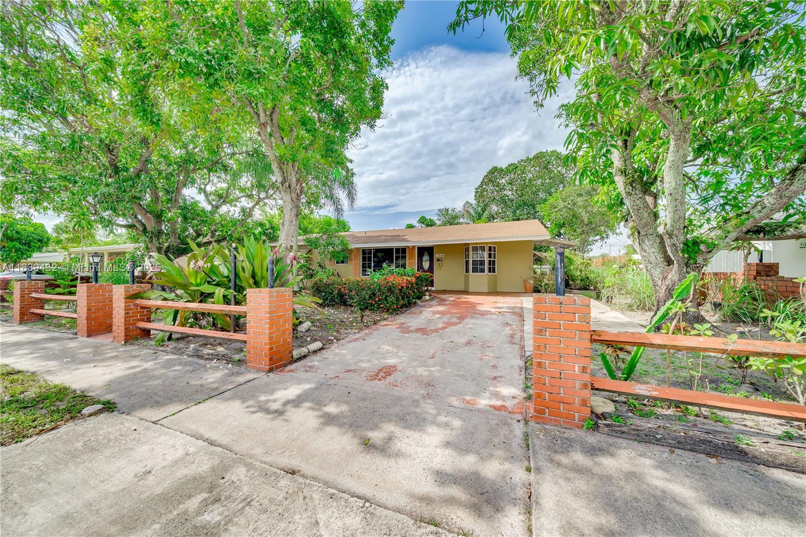 7140 Fillmore St, Hollywood, Florida image 2