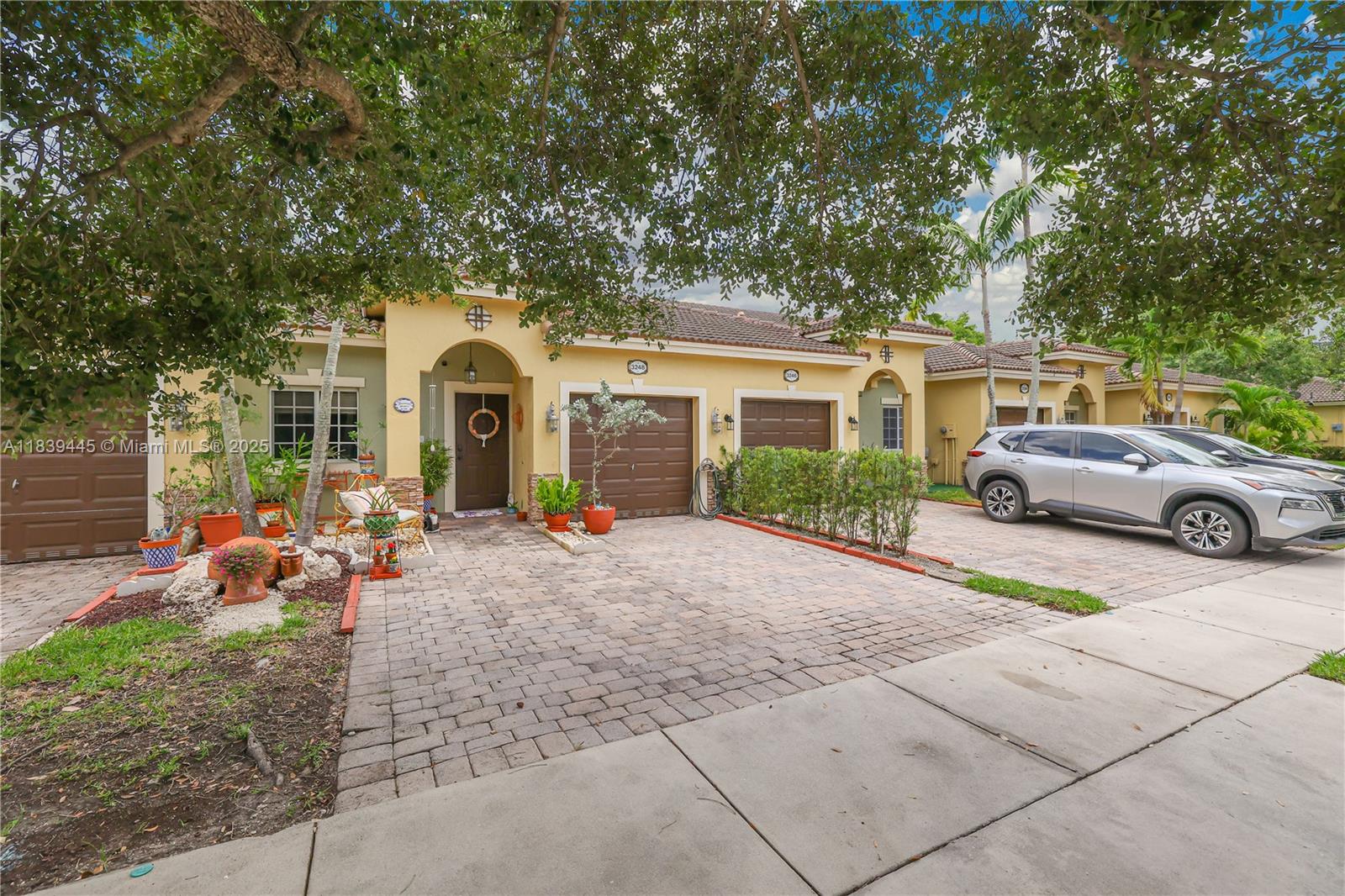 3248 NE 11th Dr, Homestead, Florida image 1