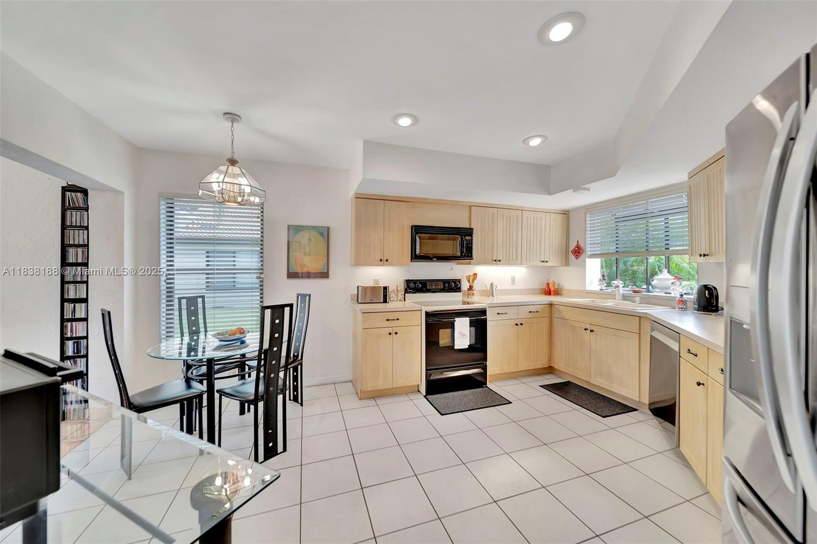 9341 NW 50th Doral Cir, Doral, Florida image 19