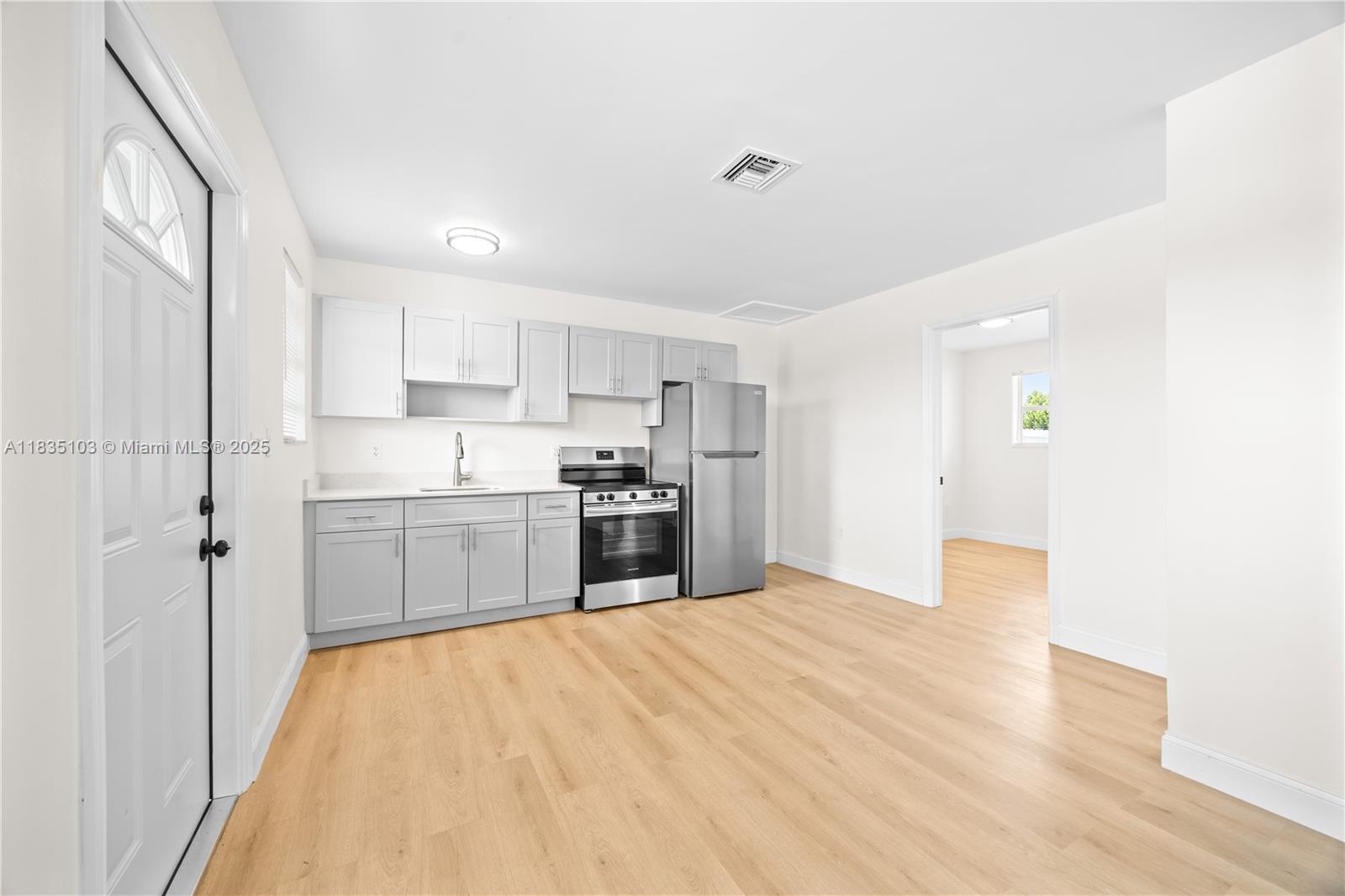 Property photo # 9