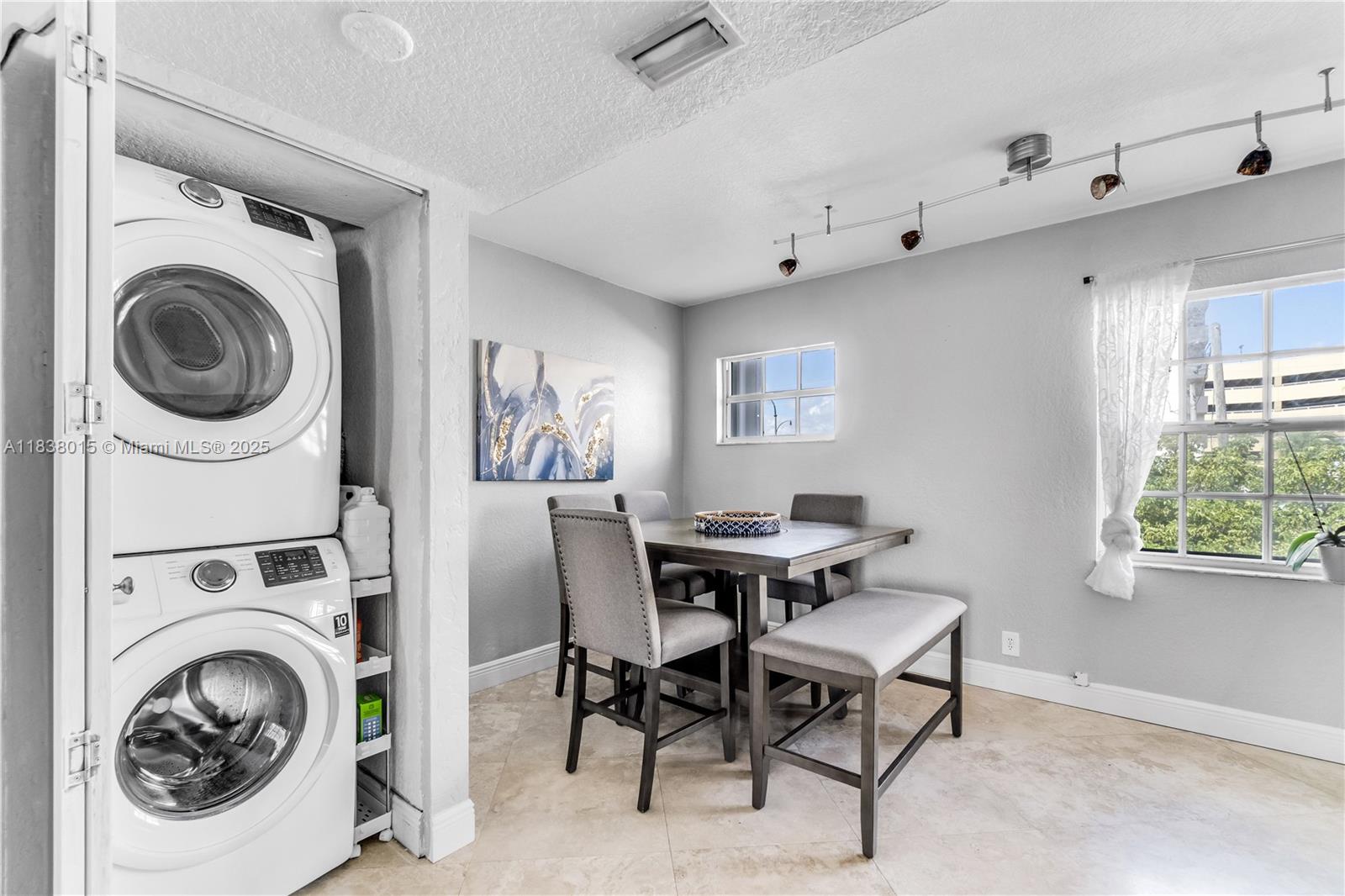 349 Virginia St, Hollywood, Florida image 7