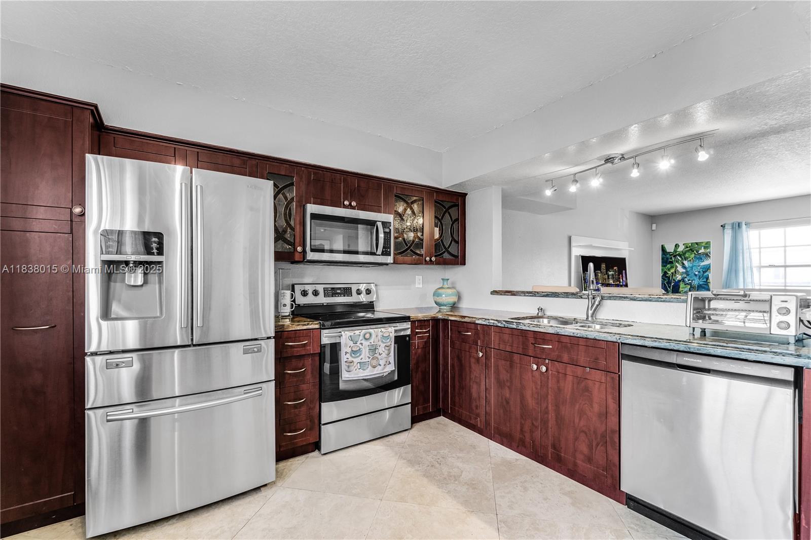 349 Virginia St, Hollywood, Florida image 9
