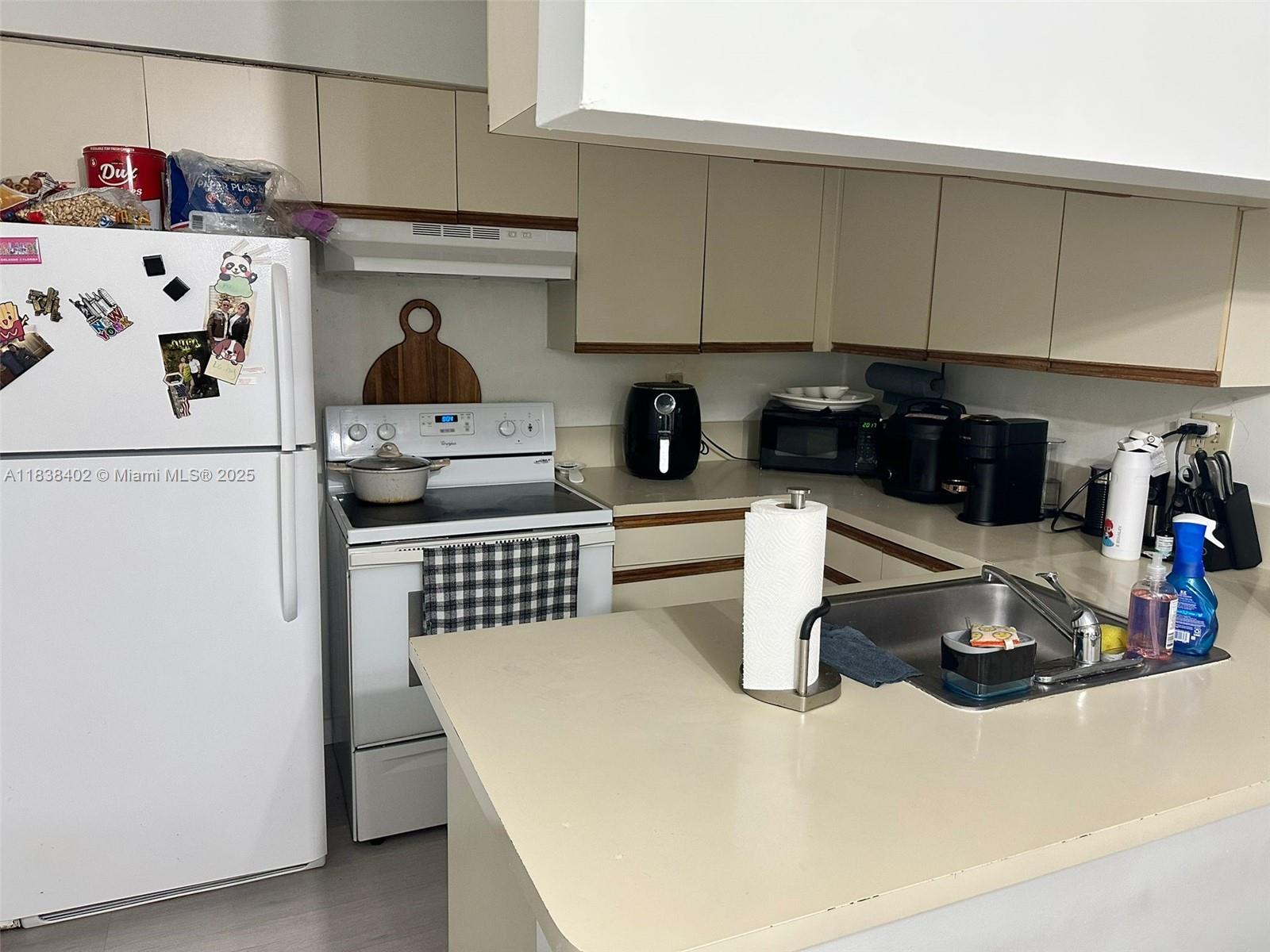 17580 NW 67th Pl #E-1, Hialeah, Florida image 8