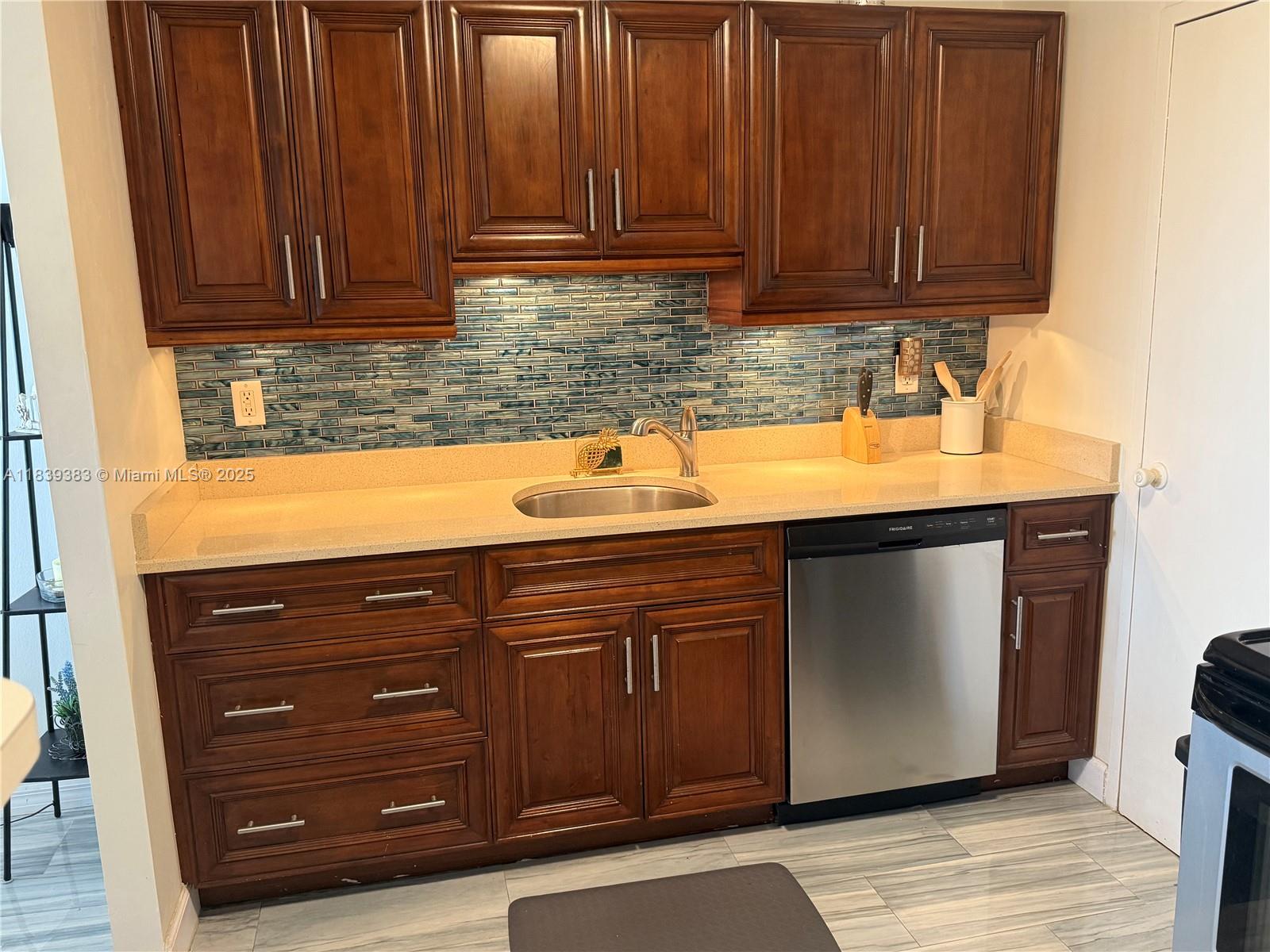 Property photo # 6
