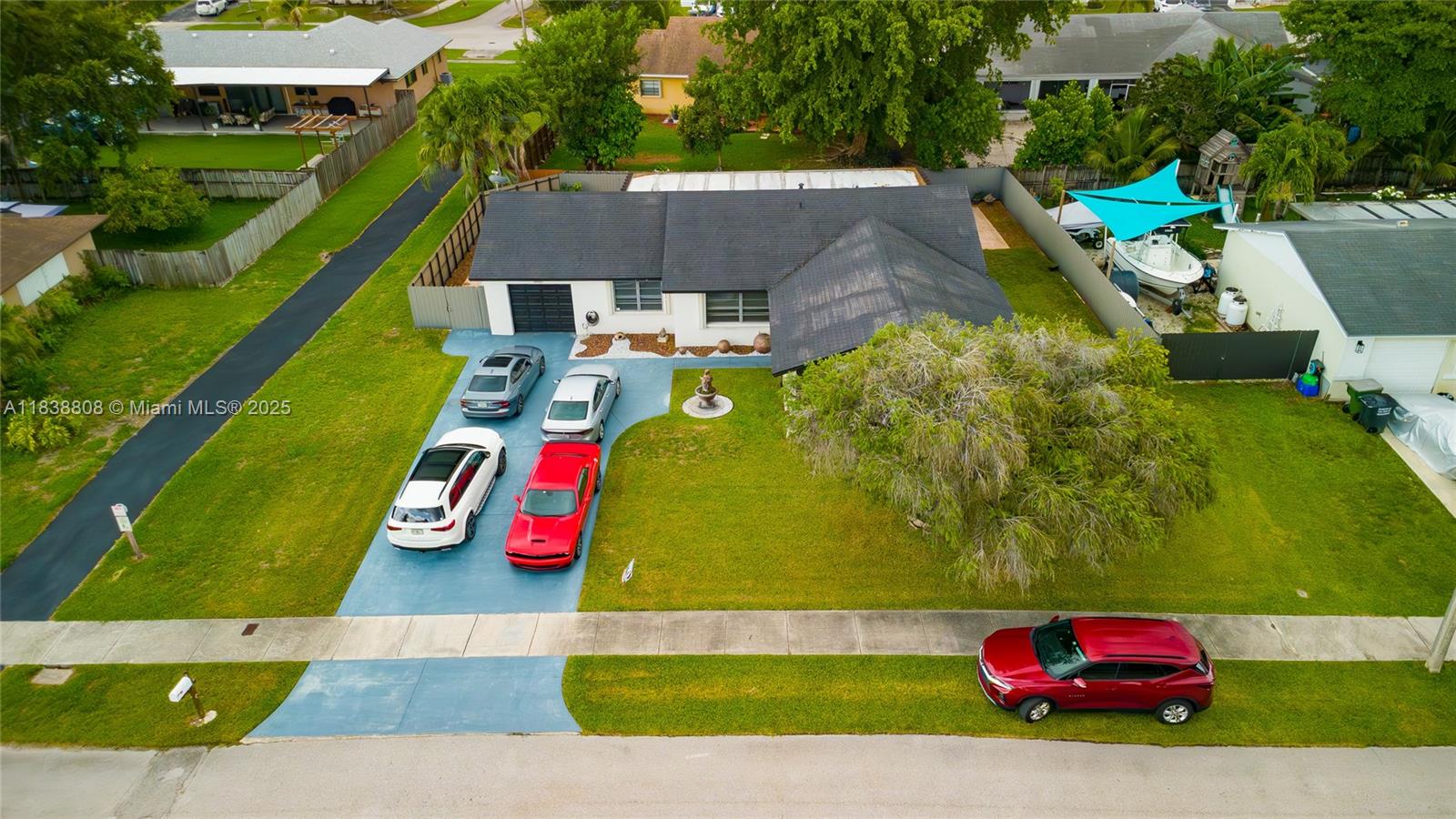 906 Cardinal Pl, Homestead, Florida image 1