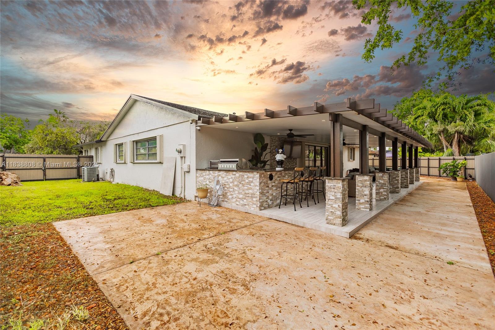 906 Cardinal Pl, Homestead, Florida image 38