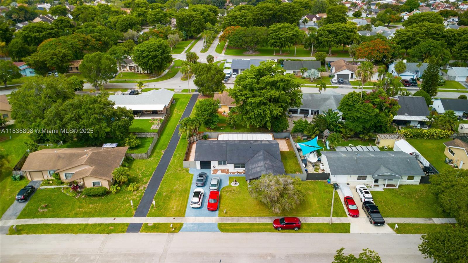 906 Cardinal Pl, Homestead, Florida image 4