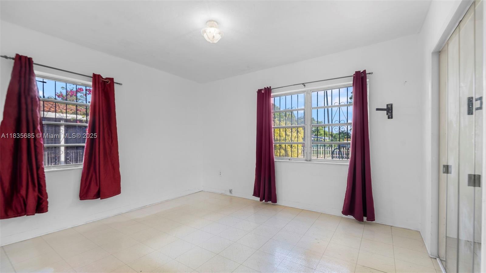 521 SE 5th St, Hialeah, Florida image 11