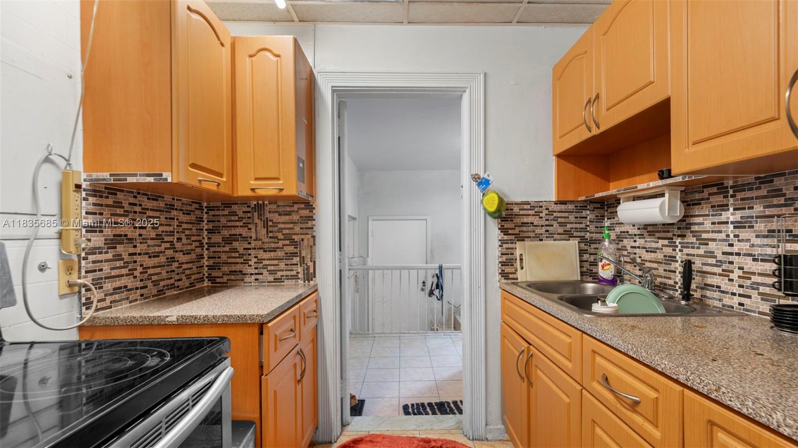 521 SE 5th St, Hialeah, Florida image 14
