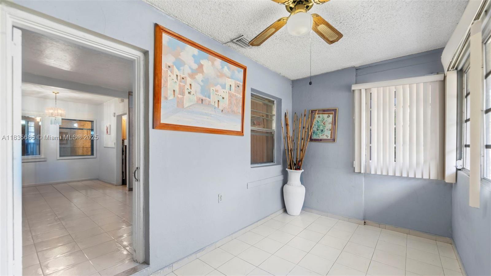 521 SE 5th St, Hialeah, Florida image 2