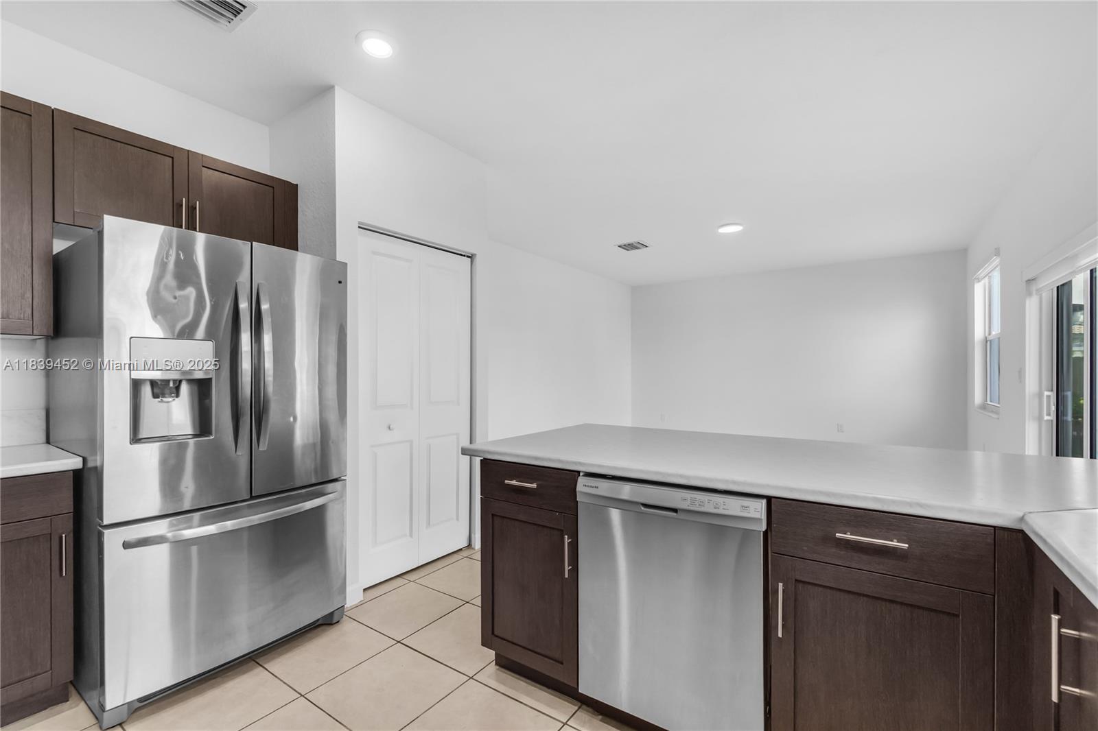 1412 SE 27th Ter, Homestead, Florida image 12