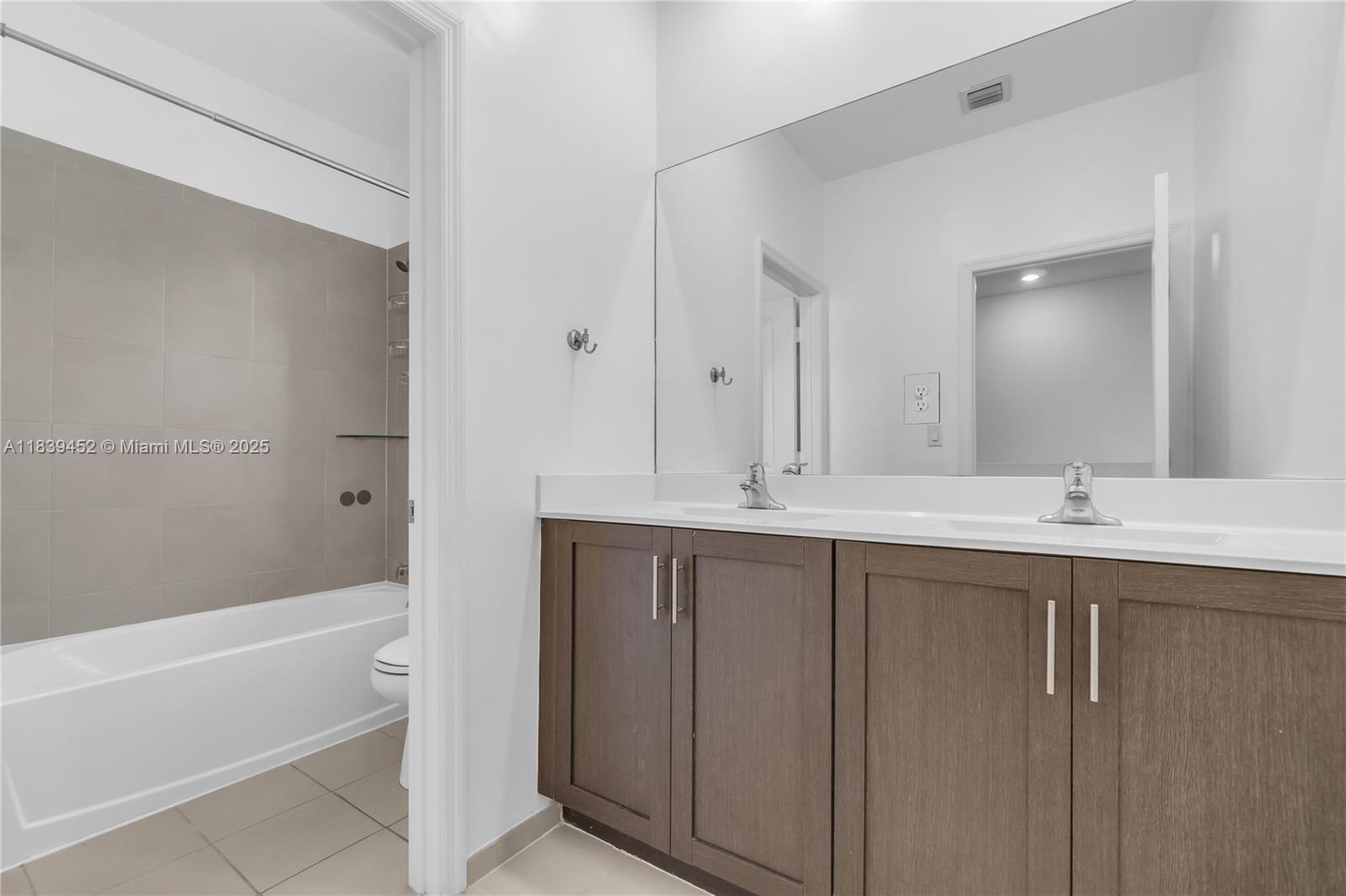 1412 SE 27th Ter, Homestead, Florida image 19