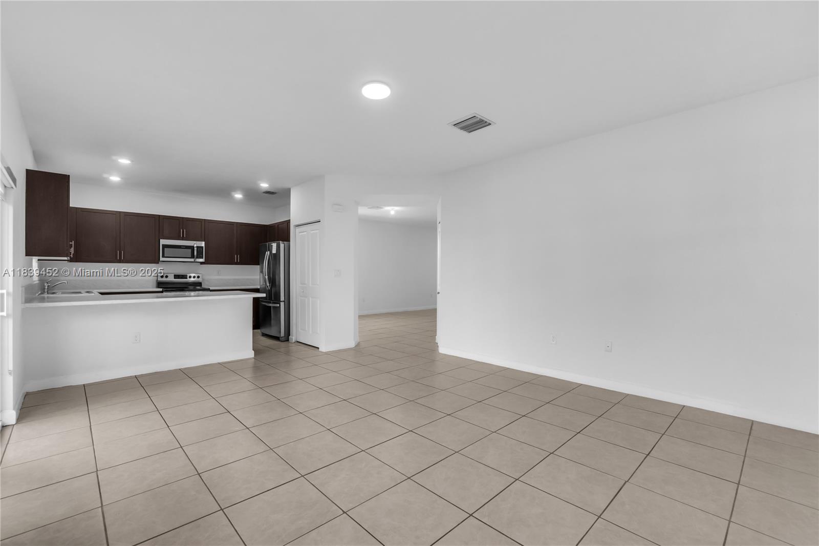 1412 SE 27th Ter, Homestead, Florida image 9