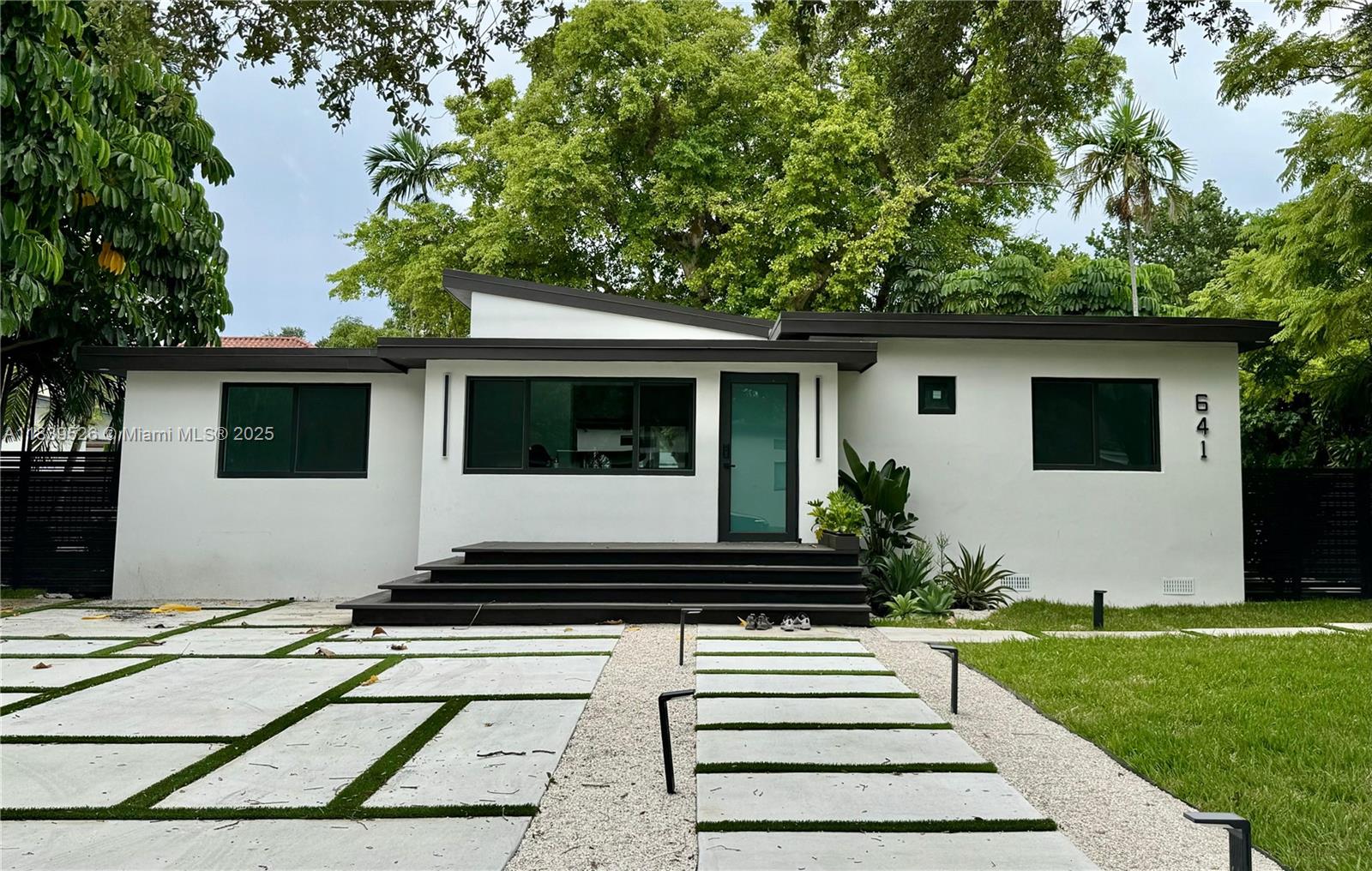 641 Nightingale Ave, Miami Springs, Florida image 1