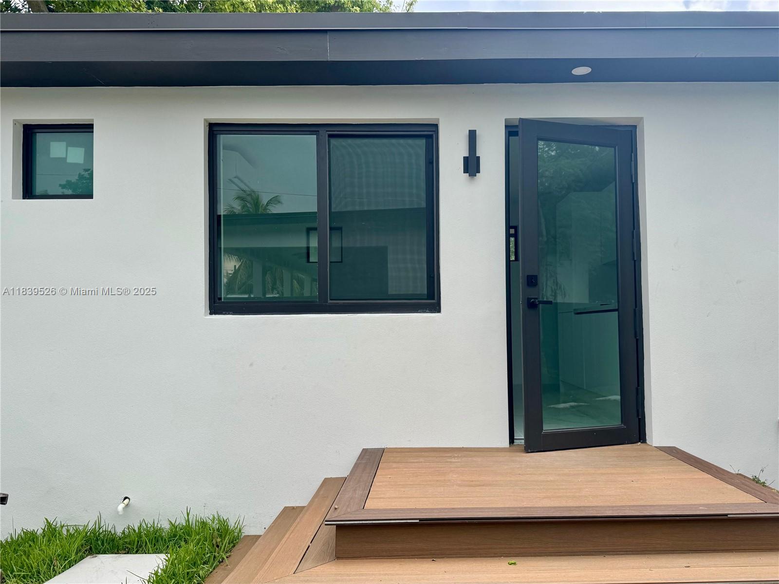 641 Nightingale Ave, Miami Springs, Florida image 24