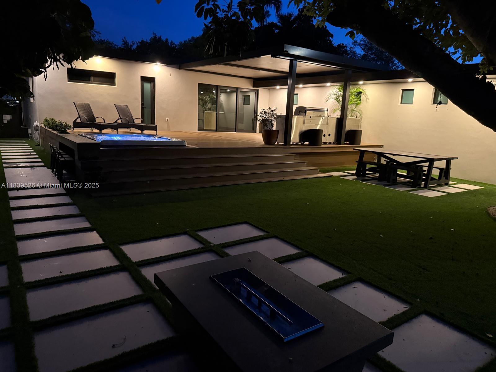 641 Nightingale Ave, Miami Springs, Florida image 29
