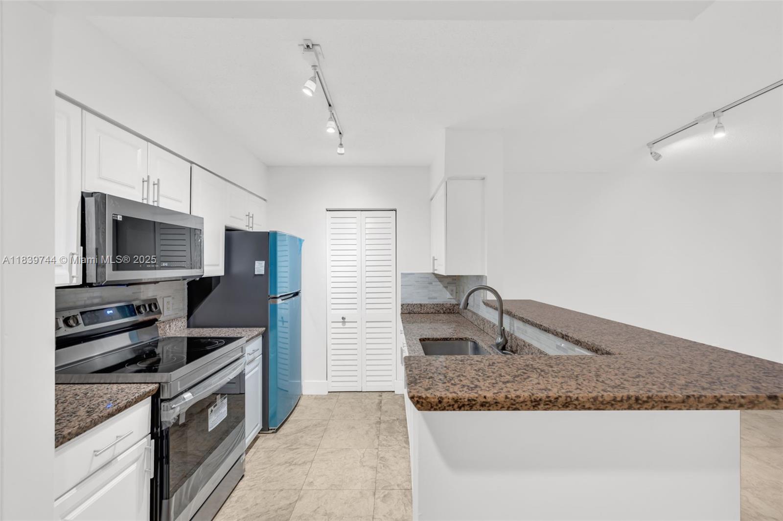 Property photo # 6