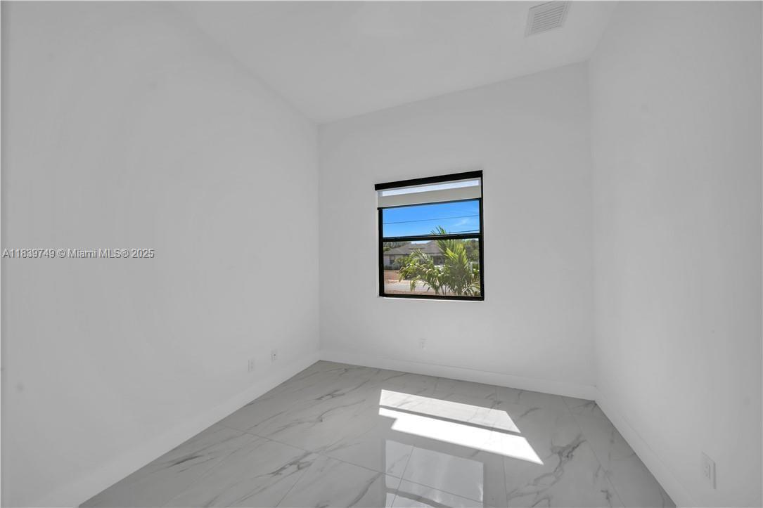 903 NE 23rd St, Cape Coral, Florida image 10