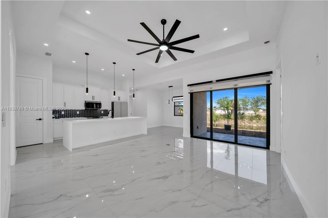 903 NE 23rd St, Cape Coral, Florida image 12