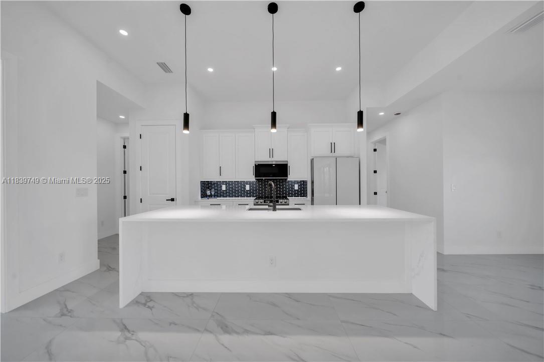 903 NE 23rd St, Cape Coral, Florida image 13