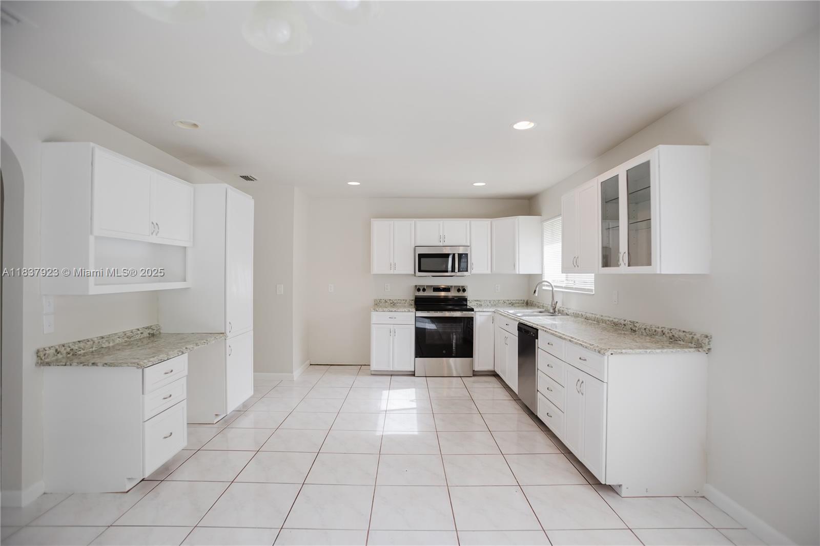 274 SW Bridgeport Dr, Port Saint Lucie, Florida image 11
