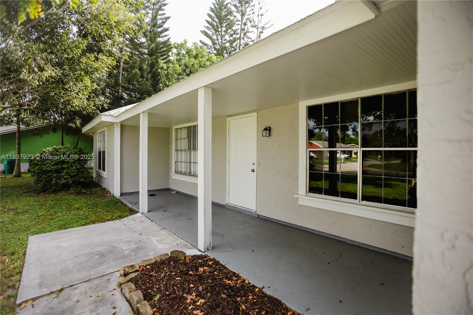 274 SW Bridgeport Dr, Port Saint Lucie, Florida image 3