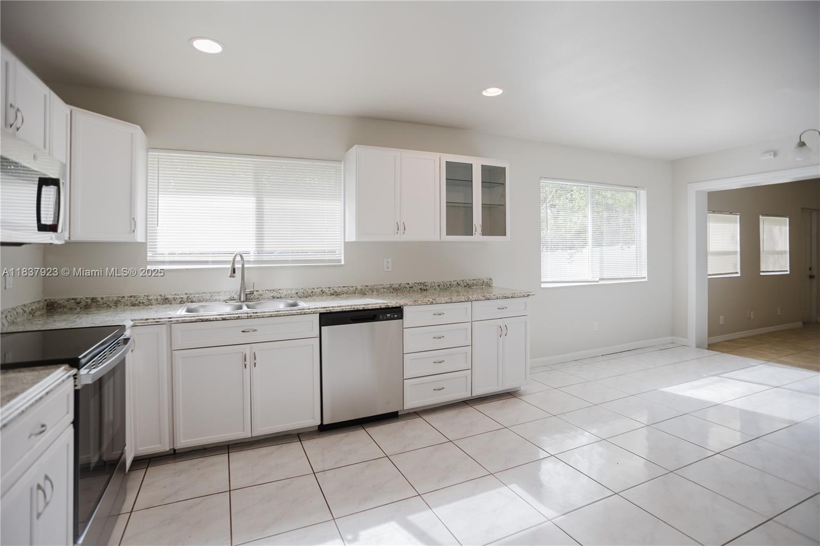 274 SW Bridgeport Dr, Port Saint Lucie, Florida image 4