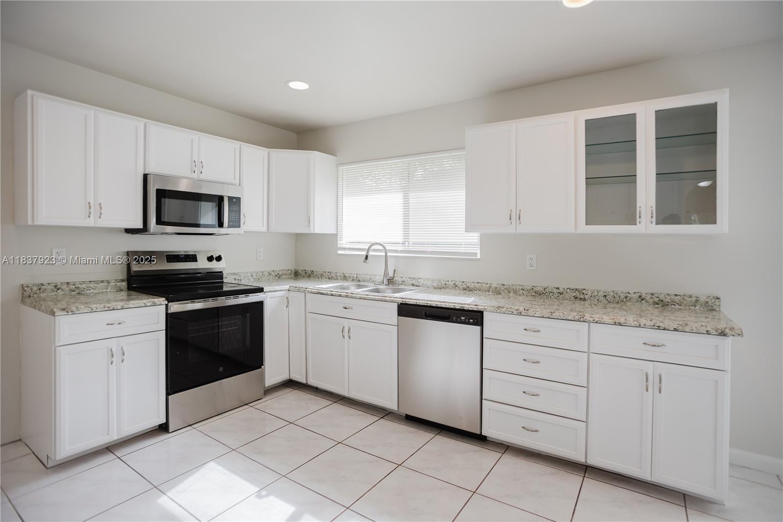 274 SW Bridgeport Dr, Port Saint Lucie, Florida image 5