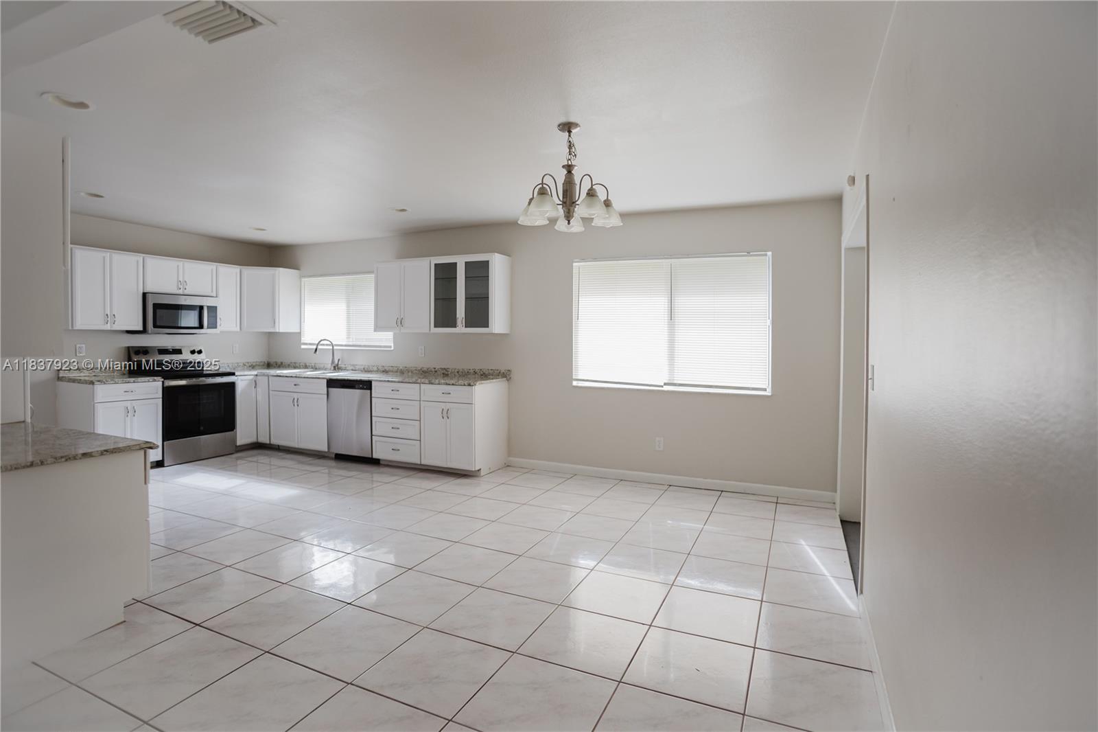 274 SW Bridgeport Dr, Port Saint Lucie, Florida image 9