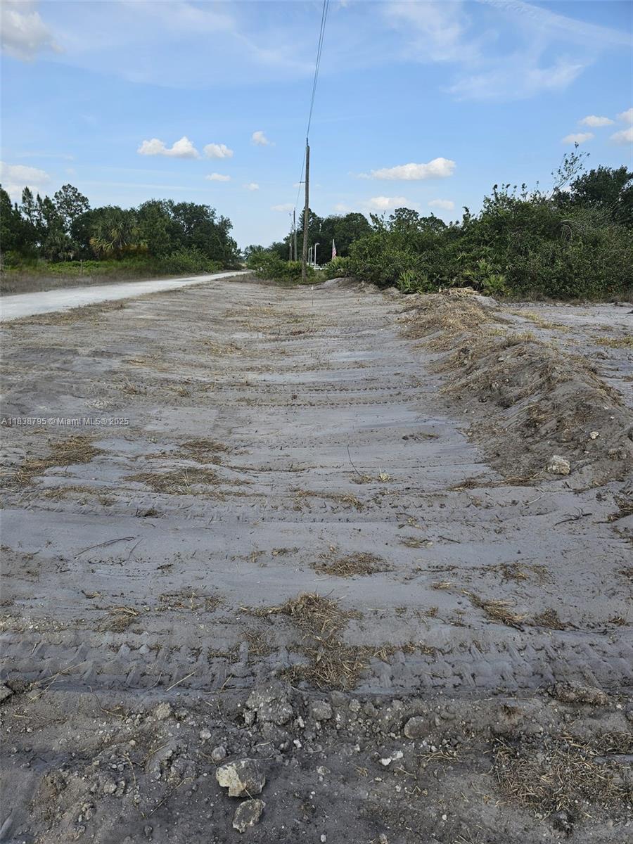 7645 17th Ter, La Belle, Florida image 2