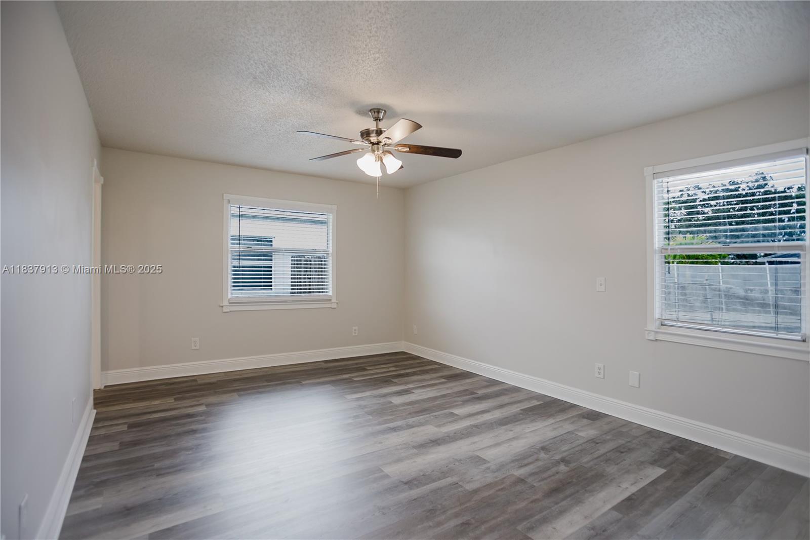 620 SE Picasso Ave, Port Saint Lucie, Florida image 24