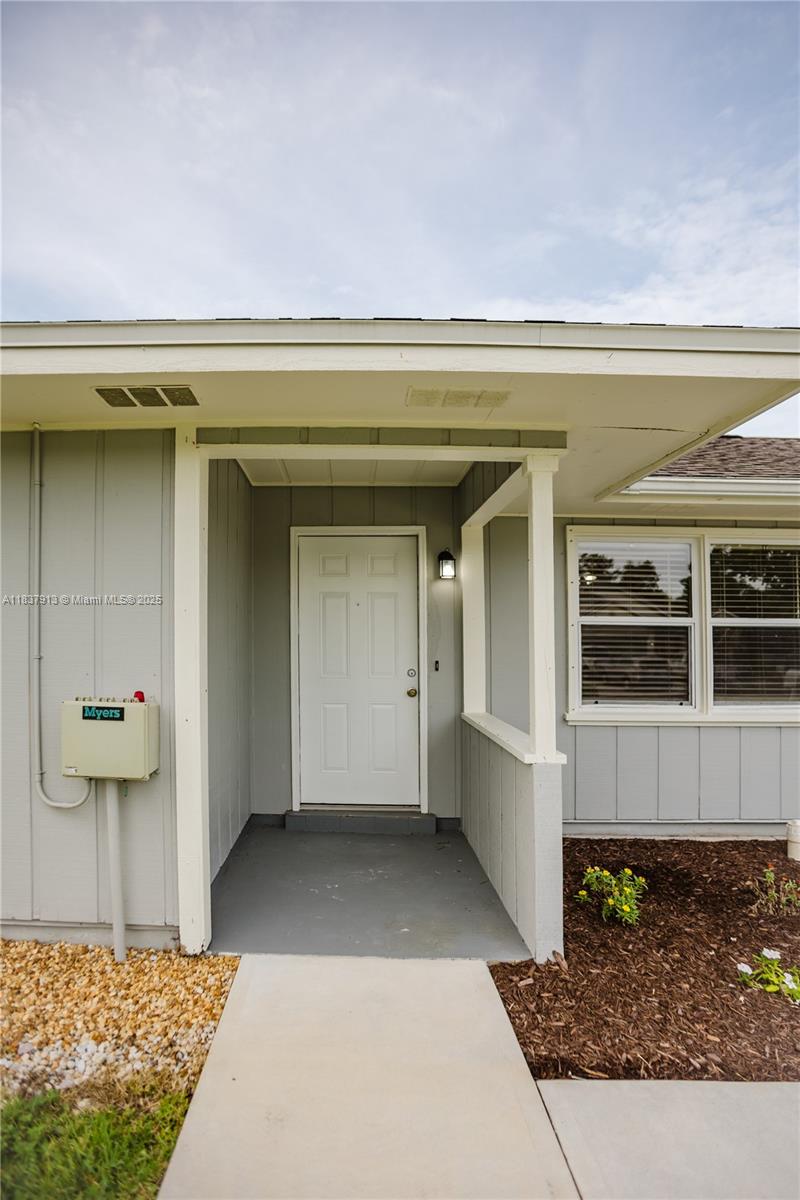 620 SE Picasso Ave, Port Saint Lucie, Florida image 3
