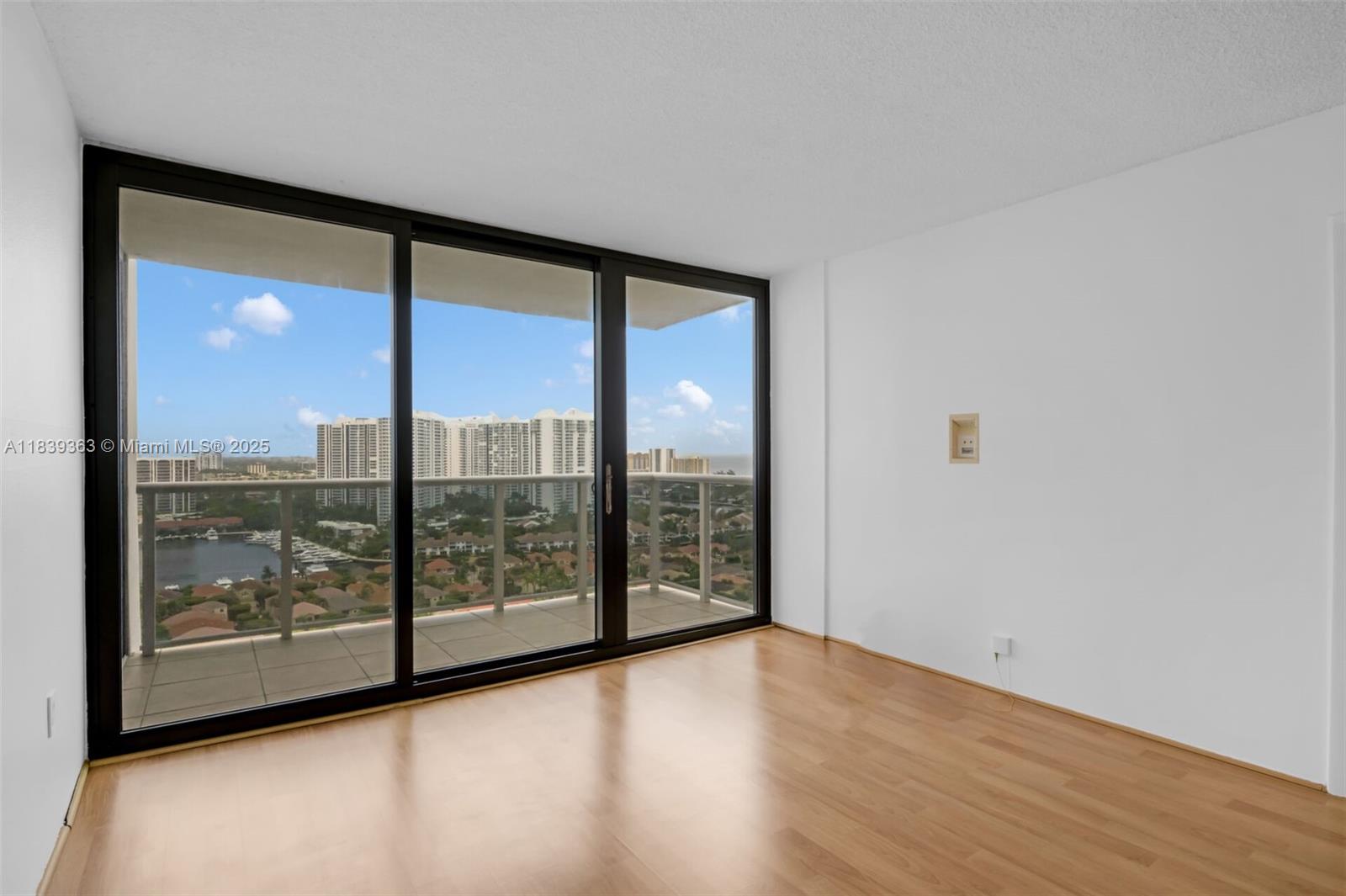 3675 N Country Club Dr #2302, Aventura, Florida image 11