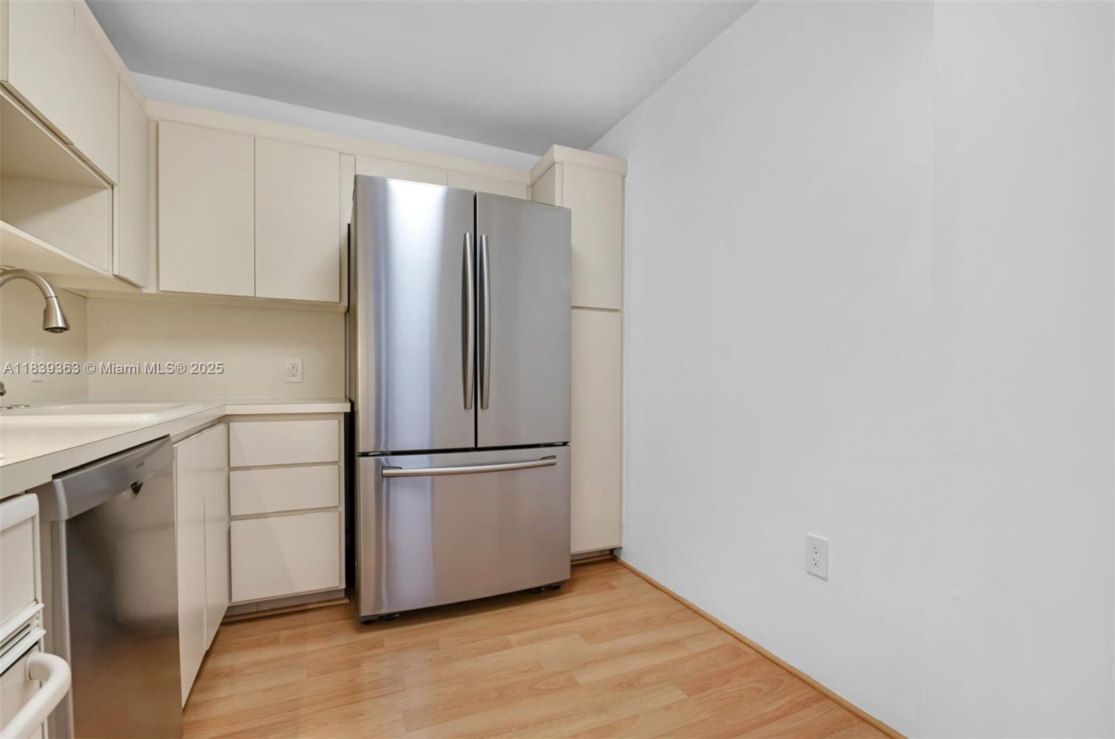 3675 N Country Club Dr #2302, Aventura, Florida image 17