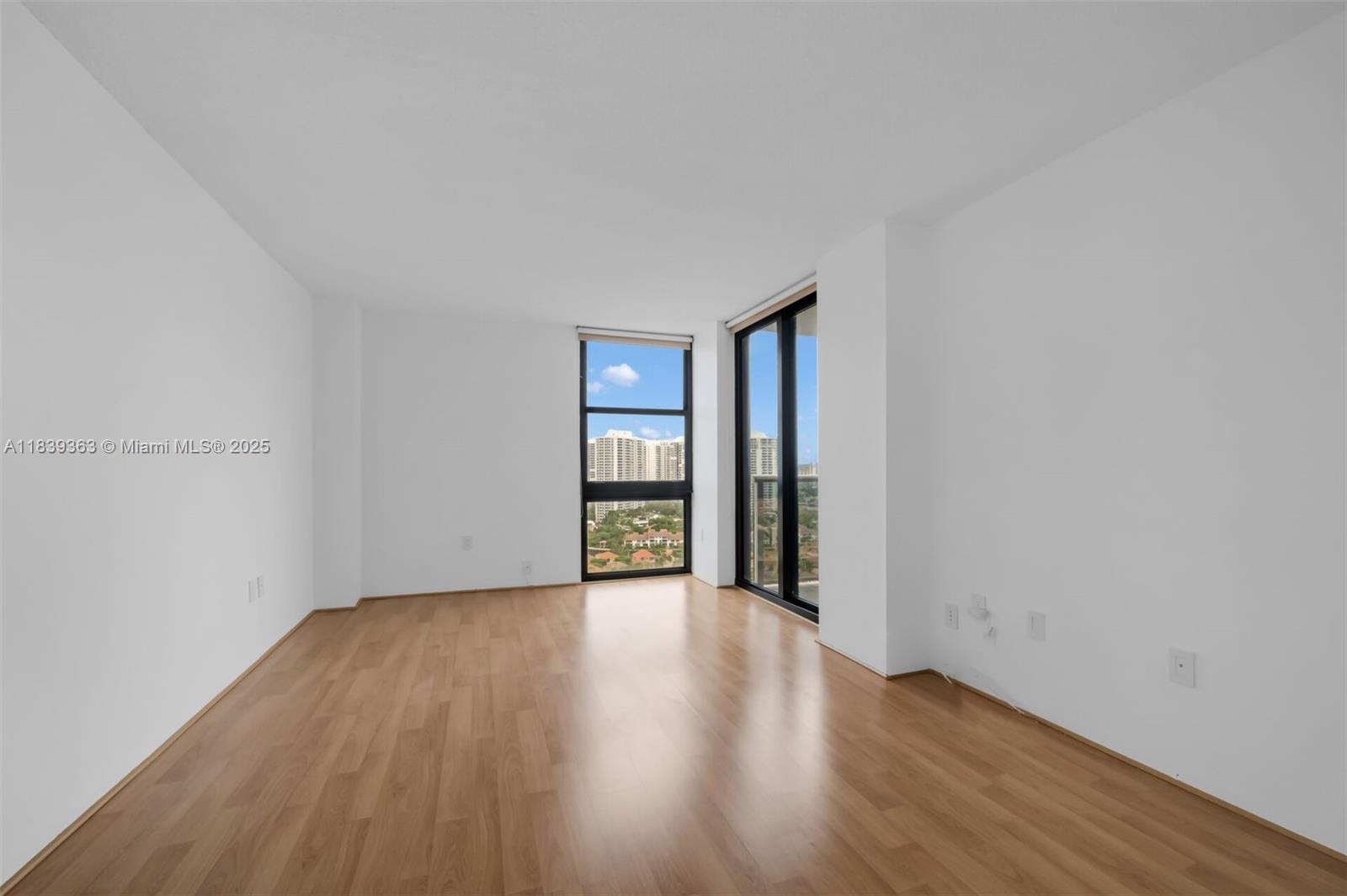 3675 N Country Club Dr #2302, Aventura, Florida image 21