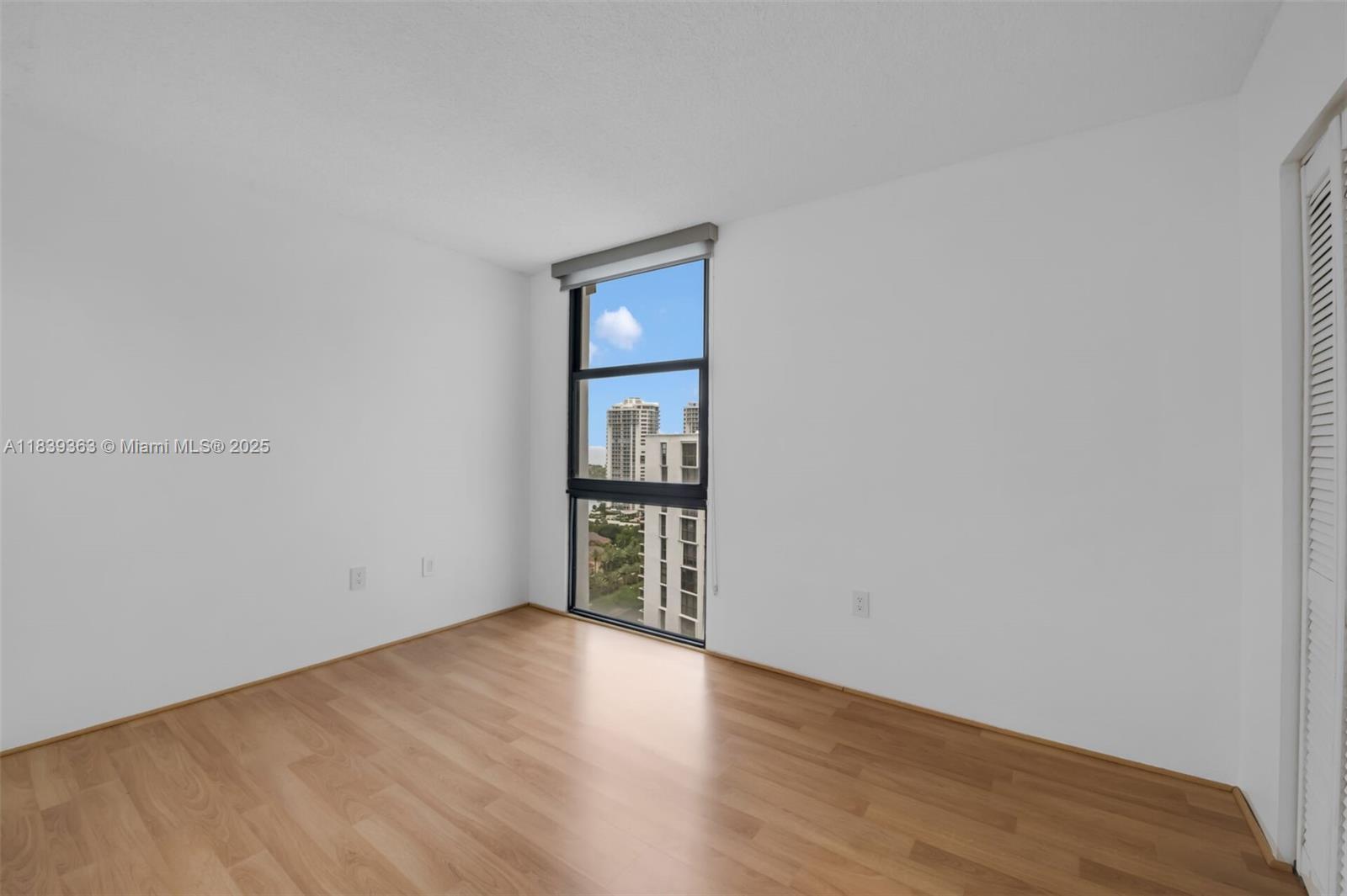 3675 N Country Club Dr #2302, Aventura, Florida image 22