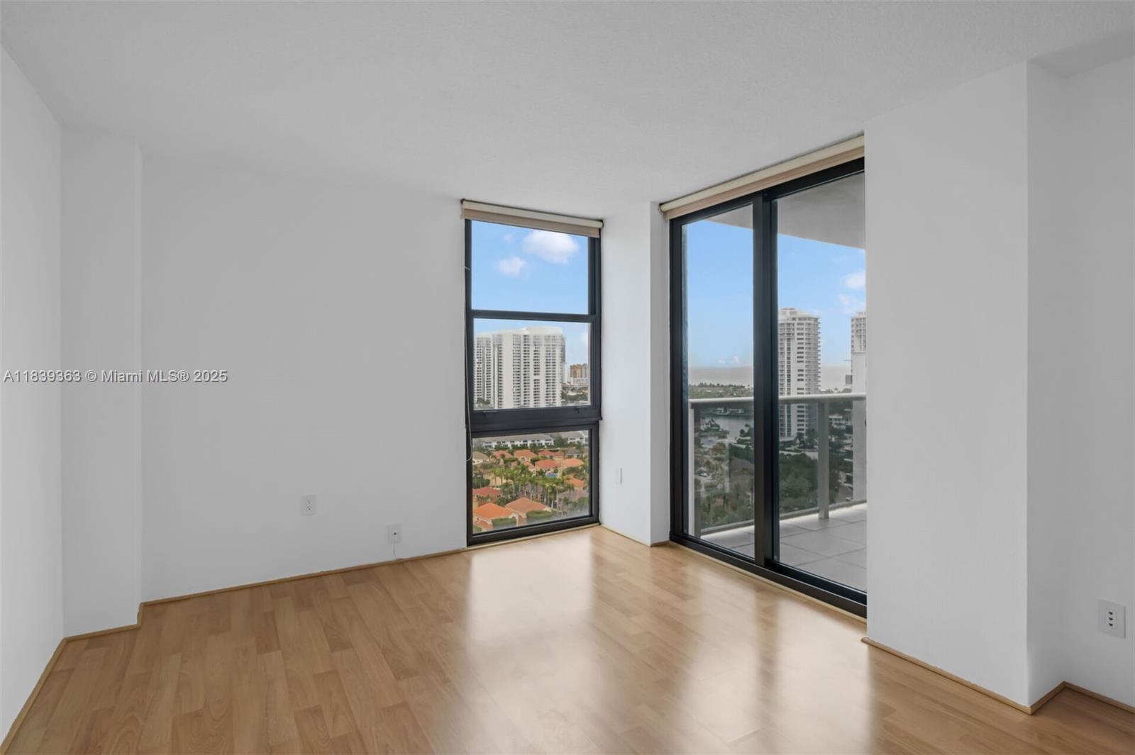 3675 N Country Club Dr #2302, Aventura, Florida image 23