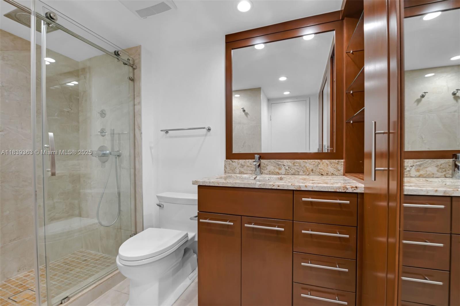 3675 N Country Club Dr #2302, Aventura, Florida image 27