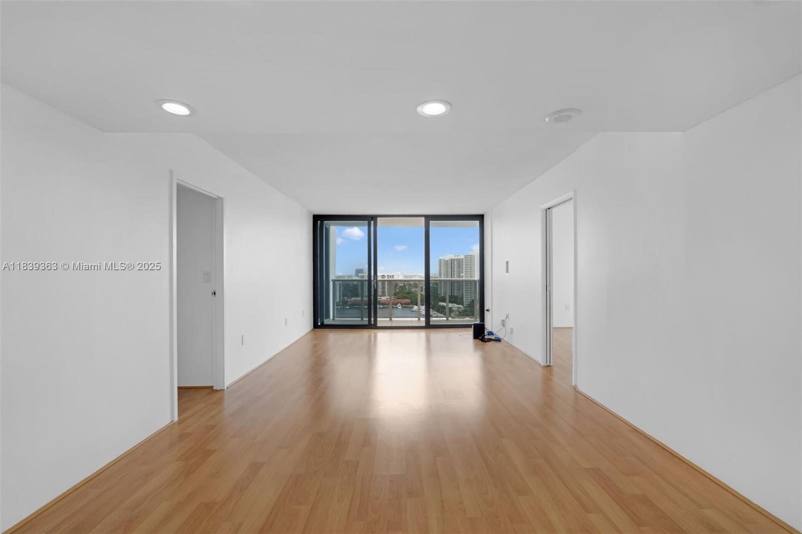 3675 N Country Club Dr #2302, Aventura, Florida image 7