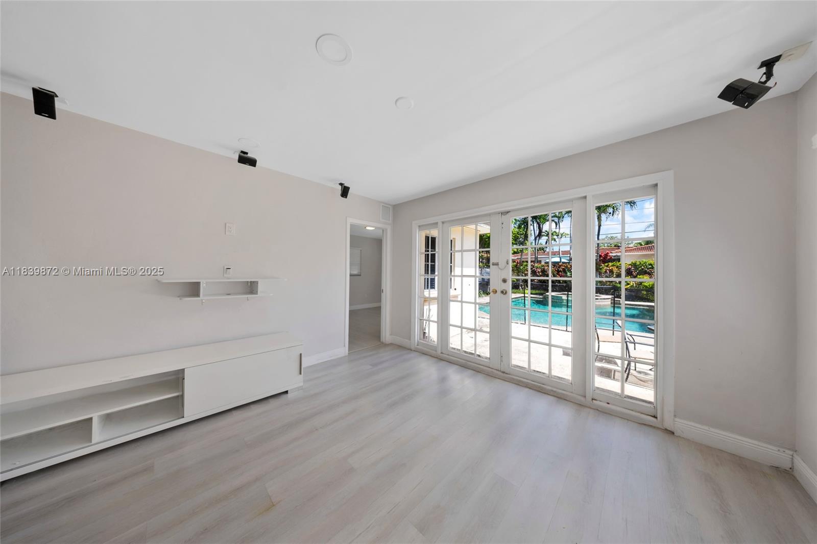 Property photo # 4