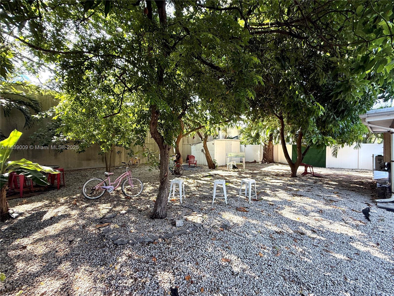 2406 N 28th Ave, Hollywood, Florida image 20