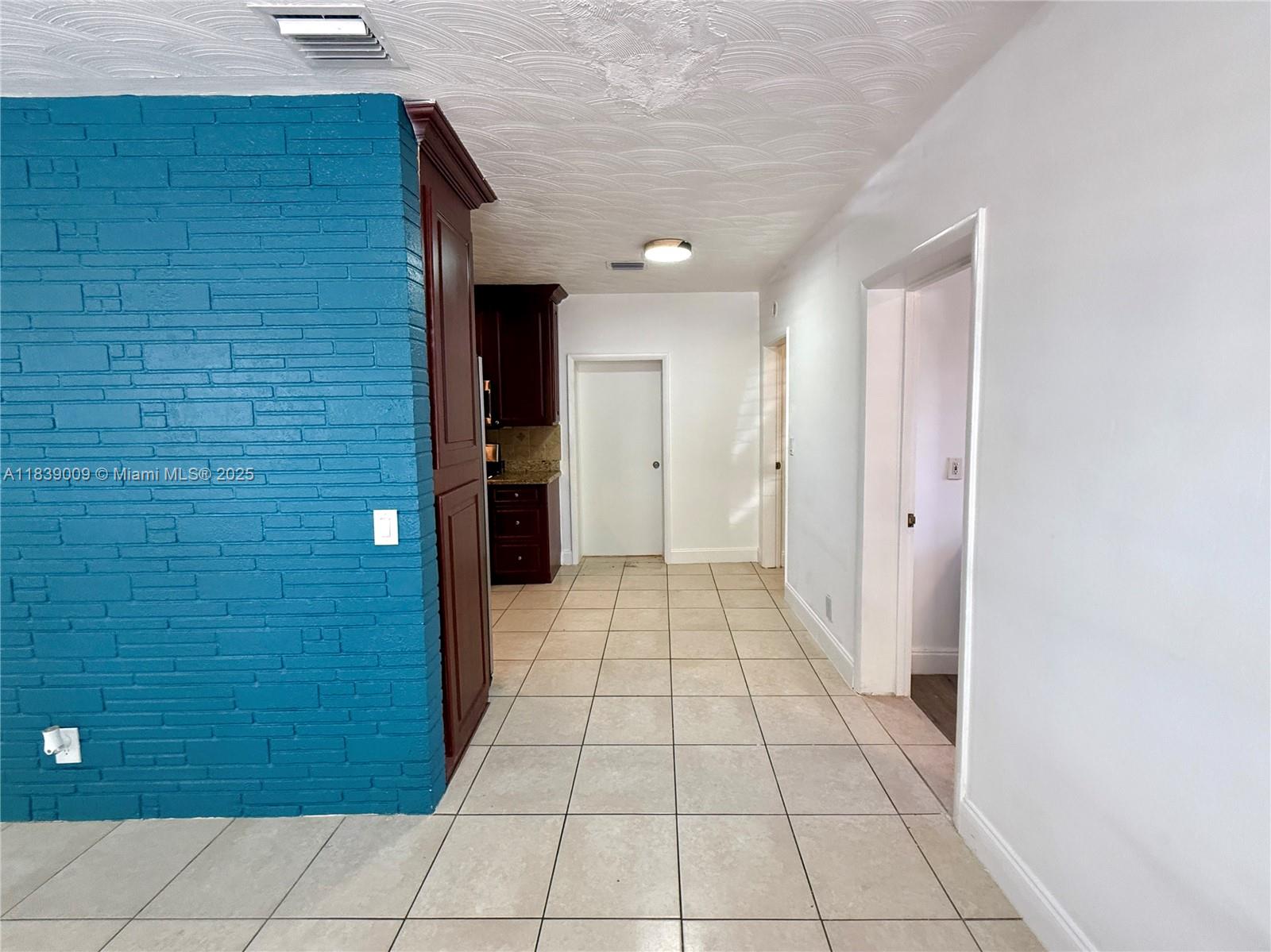 2406 N 28th Ave, Hollywood, Florida image 4