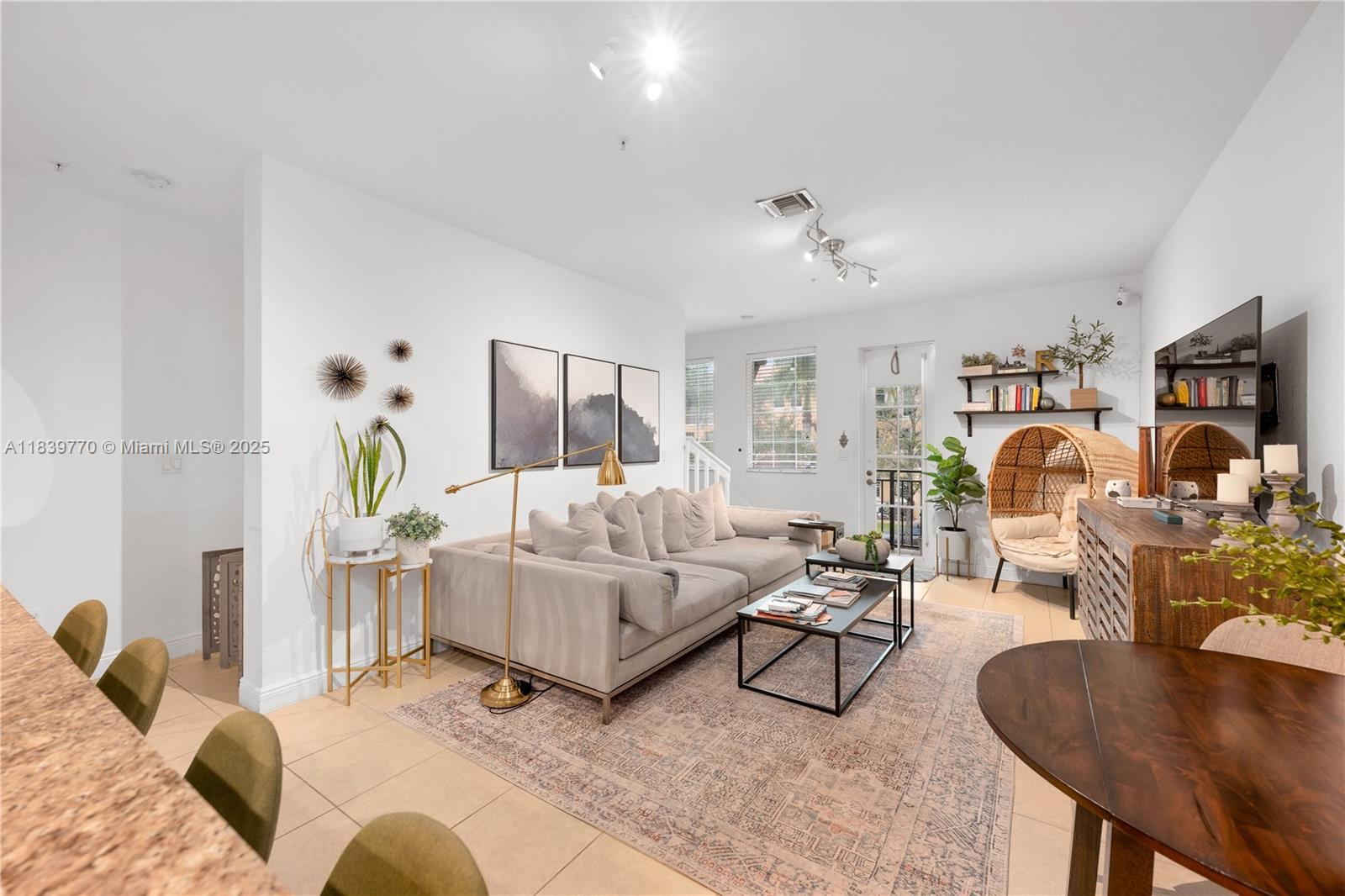 Property photo # 4