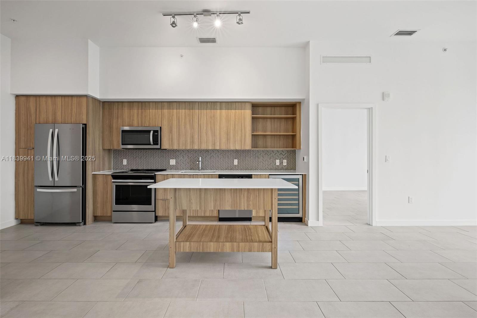 Property photo # 6