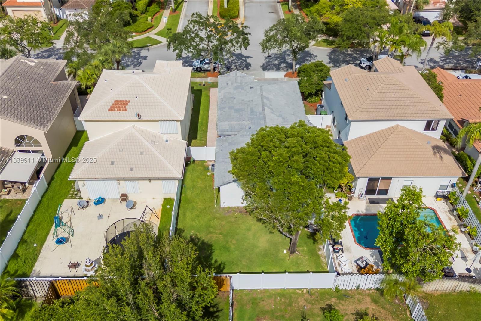 1248 NW 170th Ave, Pembroke Pines, Florida image 6