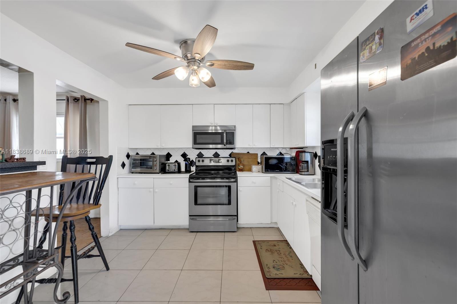 500 S Luna Ct #6, Hollywood, Florida image 2